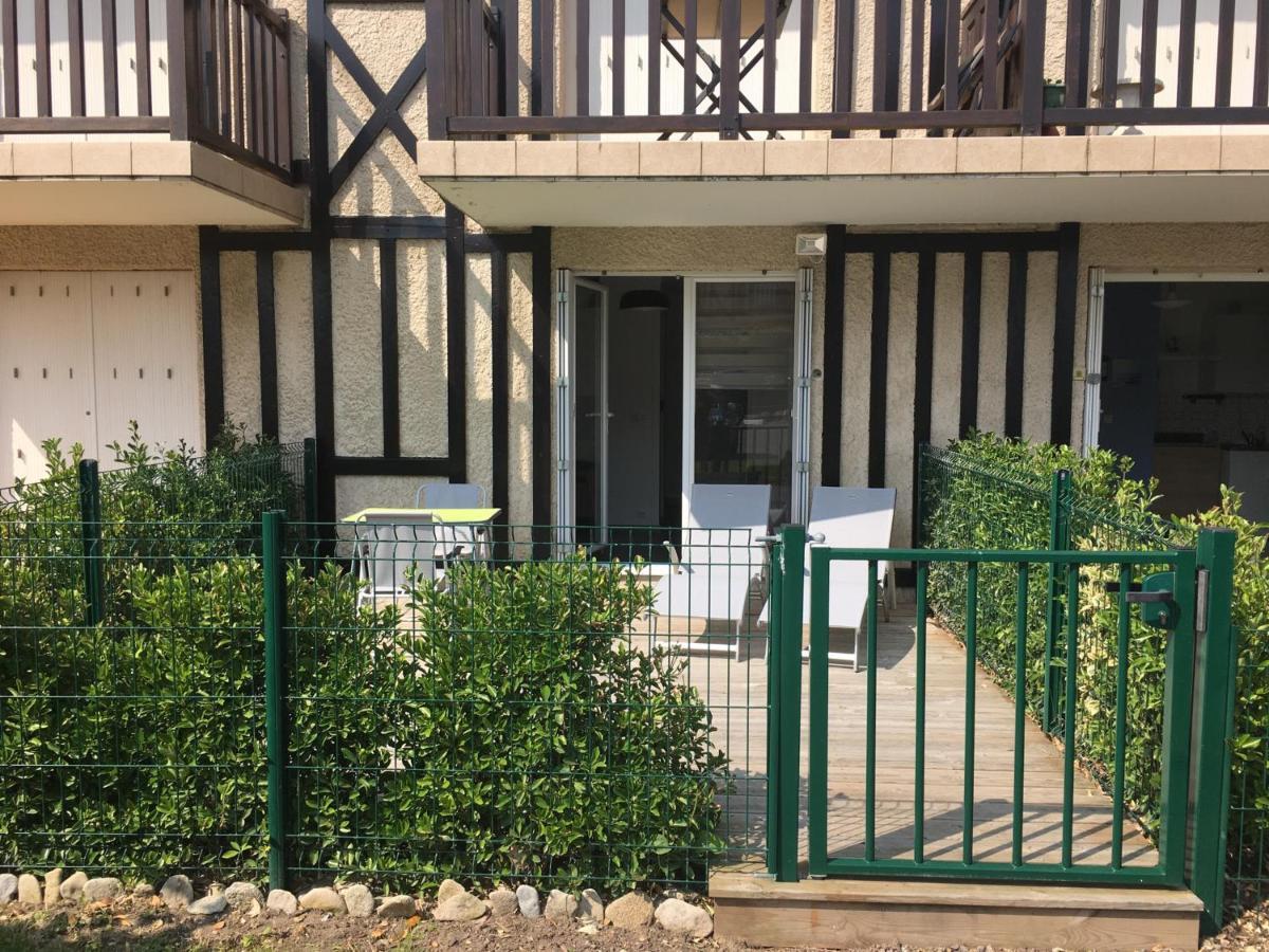 Studio Front De Mer Avec Terrasse Et Acces Direct Plage A Merville-Franceville - Fr-1-487-329 Exterior foto